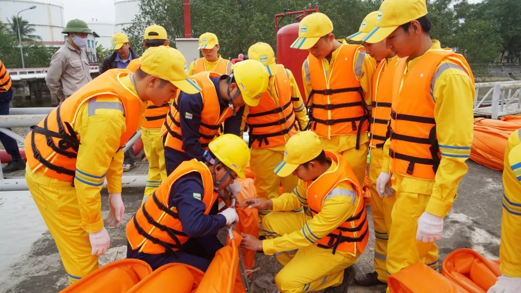 Nghiên cứu và ứng dụng thiết bị ứng phó sự cố môi trường